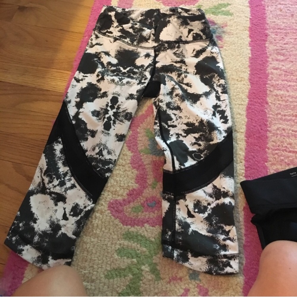 Alala Black and White Cropped Leggings